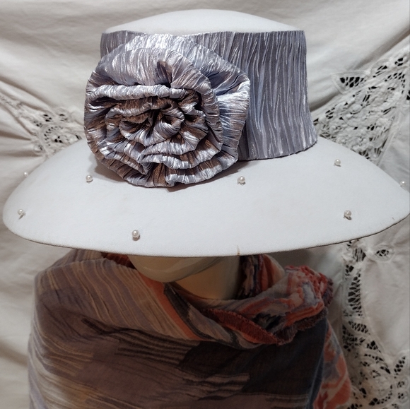 Grey Church Hat - Picture 11 of 16